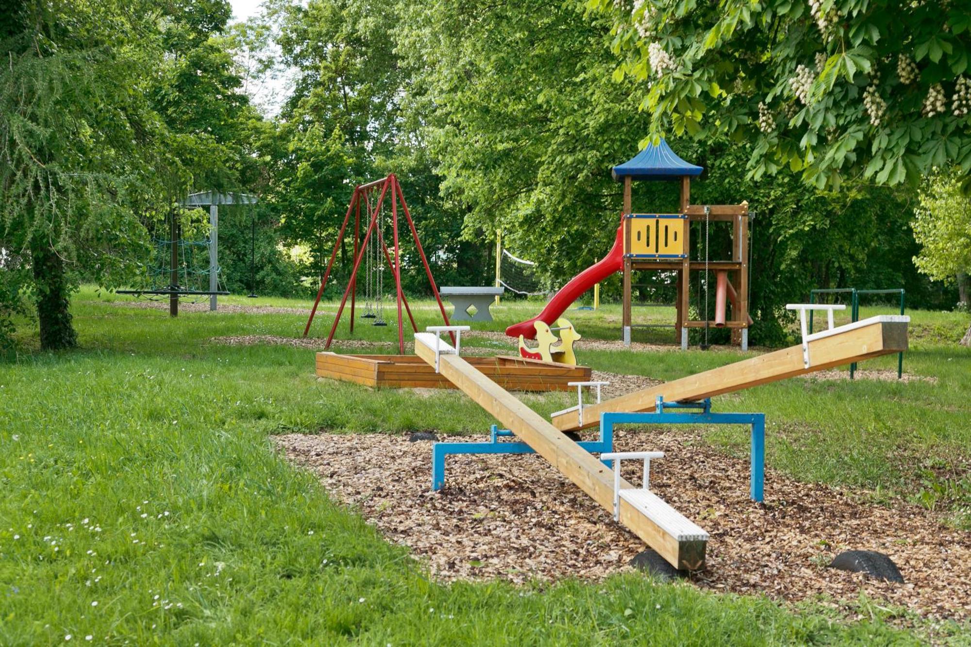 Knaus Campingpark Frickenhausen Frickenhausen am Main Ngoại thất bức ảnh