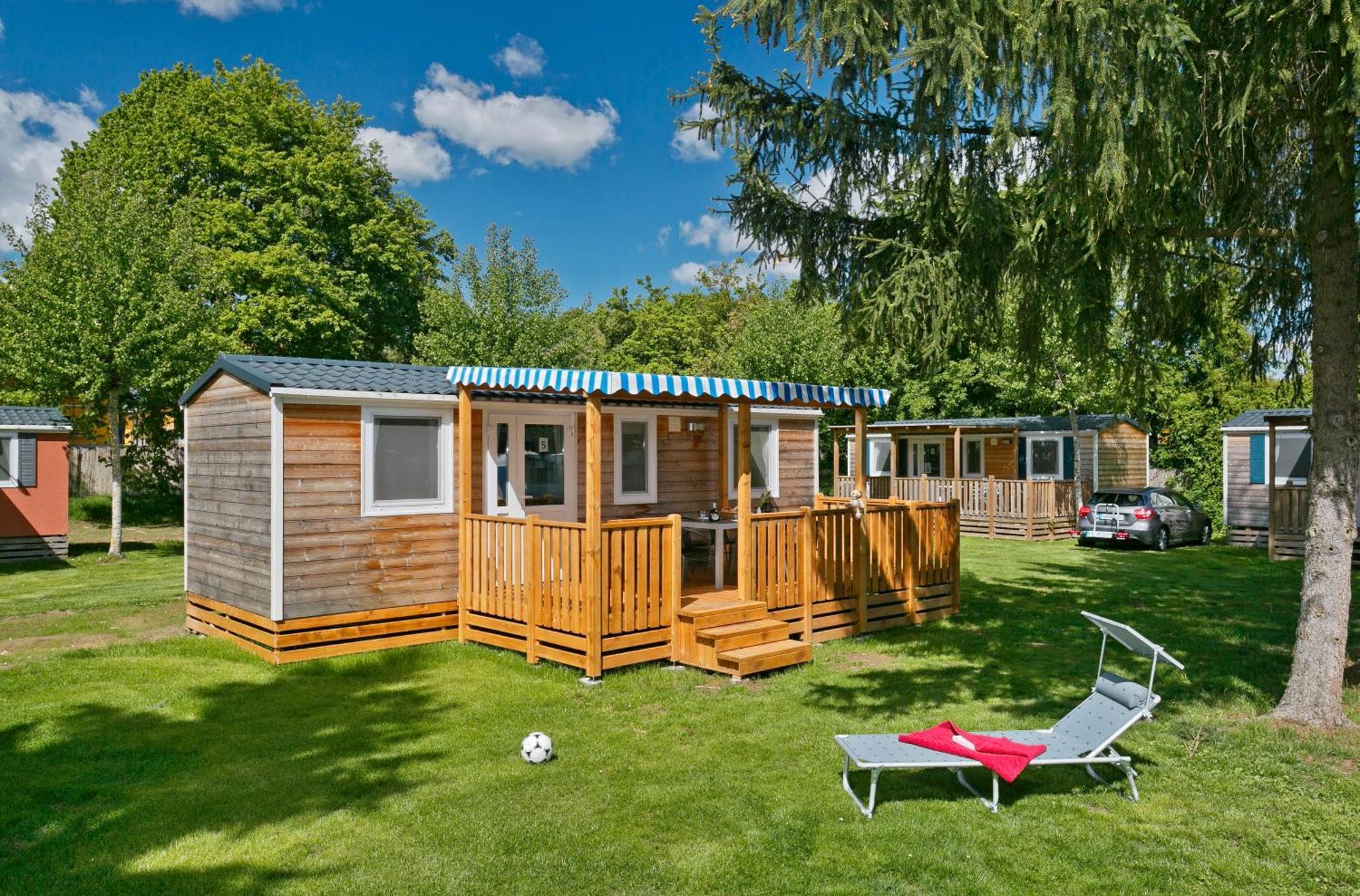 Knaus Campingpark Frickenhausen Frickenhausen am Main Ngoại thất bức ảnh